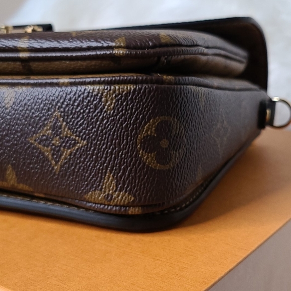 NWT LOUIS VUITTON POCHETTE METIS REVERSE CROSSBODY - Picture 10 of 16
